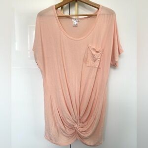 VENUS Twist Hem Tee
